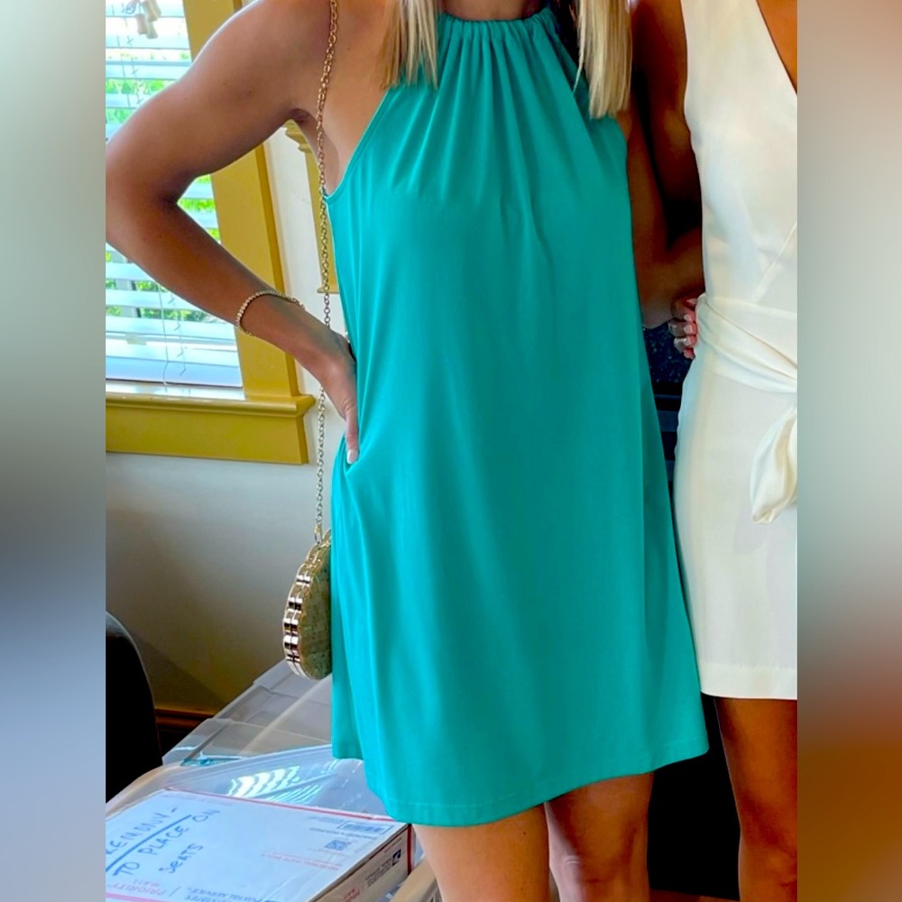 Beautiful mini dress! Only work twice but ready to rotate something new.
